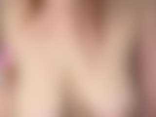 Live cam show with Emma - Hairy Pussy on Mixed Magazine Live