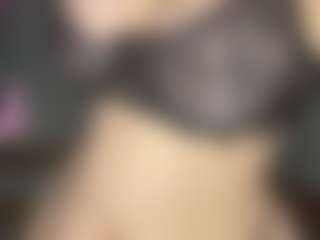 Live cam show with Emma - Genital Piercings on sexylive.show