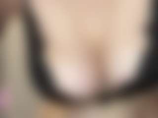 Live cam show with Emma - Hairy Pussy Red Hair on Hubzter Live