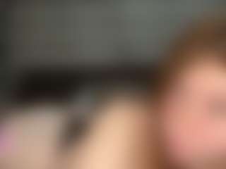 Live cam show with Emma - Hairy Pussy on sexylive.show
