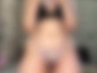 Live cam show with Emma - Nipple Piercings on Chatstar