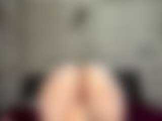 Live cam show with Emma - Red Hair on SquirtSoMuch