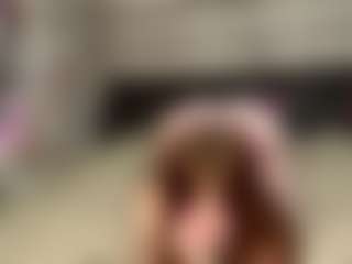 Live cam show with Emma - Red Hair on Camsoda