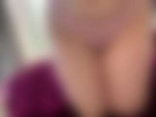 Spettacolo in cam dal vivo con Emma - Public Red Hair su Camsoda