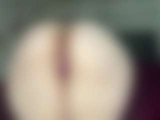 Live cam show with Emma - Camel Toe on Dare Cams