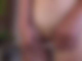 Live cam show with Miriam-Boshe - Body Massage on Camsoda