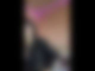 Live cam show with MoniqueSchiffman - Spy on xDating