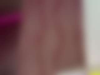 Live cam show with Lauren - Striptease on Camsoda