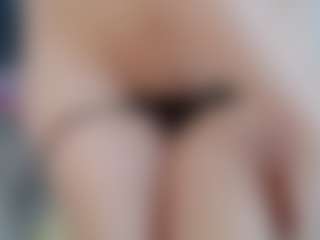 Live cam show with sammywallker - Lush Brown Hair on Uber Horny