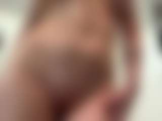 Live cam show with Elin - Bikini on Camsoda