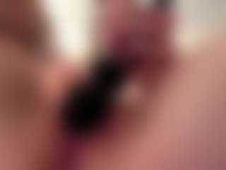 Live cam show with Elin - Green Eyes on Latina Girls