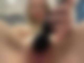 Elin's Live Sex Cam Show