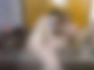 Live cam show with Candy-honey29 - Nipple Piercings on Soda Cam