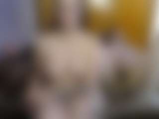 Live cam show with Candy-honey29 - Strip on Camsoda