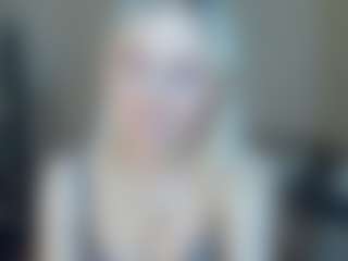 Live cam show with CecilaChars - Pornstar Public on Camming Site