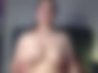 Live cam show with Coralhills - Big Tits on boobsie.com