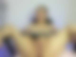 Coralhills's Live Sex Cam Show