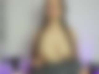 Live cam show with Coralhills - Green Eyes on Streamer API