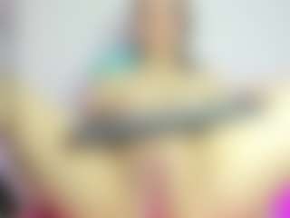 Live cam show with Coralhills - Green Eyes on livesuperchat.net