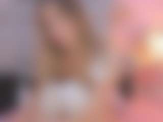 Live cam show with Dulcepowll - Deepthroat on StripNow