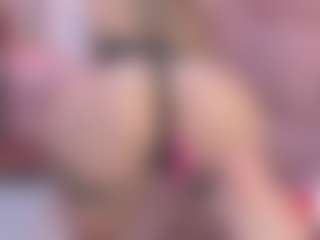 Live cam show with Dulcepowll - Foot Fetish Blonde Hair on xplaylive.com