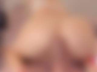 Live cam show with Dulcepowll - Blonde Hair on Camsoda