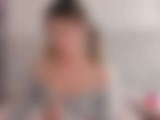 Live cam show with Dulcepowll - Petite on PervPlay.com