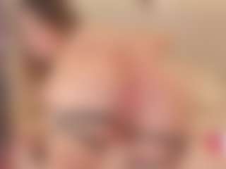 Live cam show with Dulcepowll - Lush Blonde Hair on Gym Cam Girls