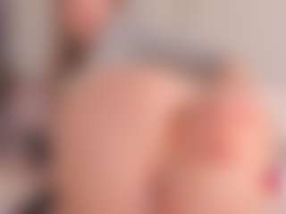 Live cam show with Dulcepowll - Skinny on CamClone