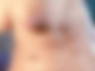 Live cam show with Hannadanniels - Milk on Camsoda