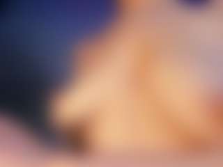 Live cam show with Hannadanniels - Moaning on liverealitysex.com