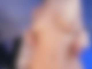 Live cam show with Hannadanniels - Cute on CamwithHer