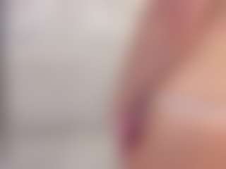 HannahCova's Live Sex Cam Show