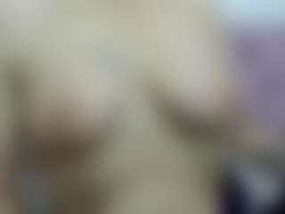 Live cam show with Liz-Grettel - Granny on madthumbs