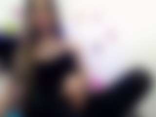 Live cam show with Miia-Velvett - Average on Camsoda