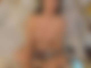 perlawatson MILF webcam performer live streaming