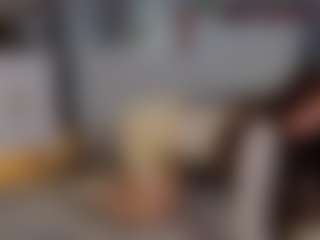 Live cam show with RacheleGianola - Brown Hair on Fling VIP Chat