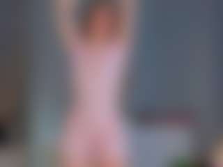 Live cam show with RacheleGianola - Facial on livesexfox.com