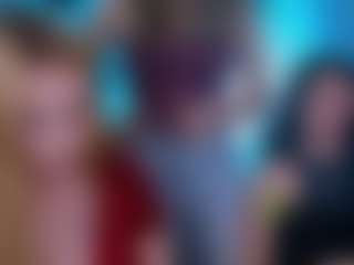 Live cam show with caroline-honeyy - Granny on friskycurves.com