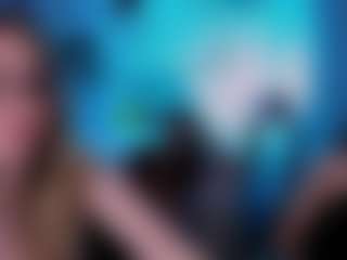 caroline-honeyy's Live Sex Cam Show
