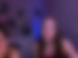 caroline-honeyy's Live Sex Cam Show