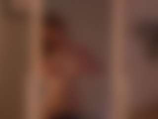 Live cam show with Emmiellee - Brown Hair on xplaylive.com