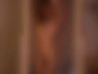 Live cam show with Emmiellee - Petite on xplaylive.com