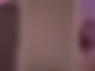 Live cam show with Emmiellee - Teen (18+) on Camsoda
