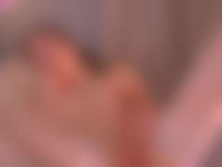Live cam show with Emmiellee - College Big Tits on Camsoda