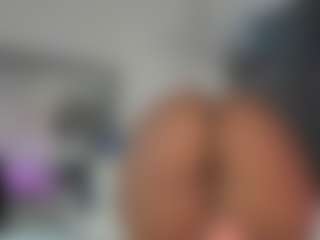 Live cam show with Janna - Butt Plug on AdultVida.com