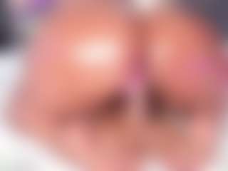 Live cam show with Janna - Big Tits on Camsoda