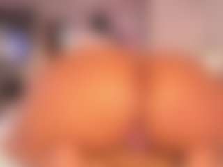 Live cam show with Janna - Spank MILF on Camsoda