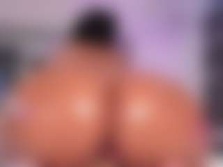 Live cam show with Janna - Mature on Camsoda