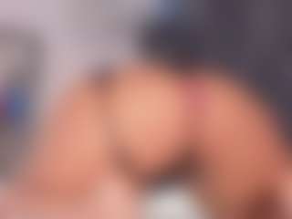 Live cam show with Janna - Brown Eyes Curvy on Milf Play